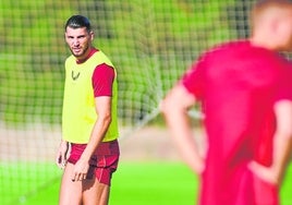 Rafa Mir, durante un entrenamiento de pretemporada del Sevilla.