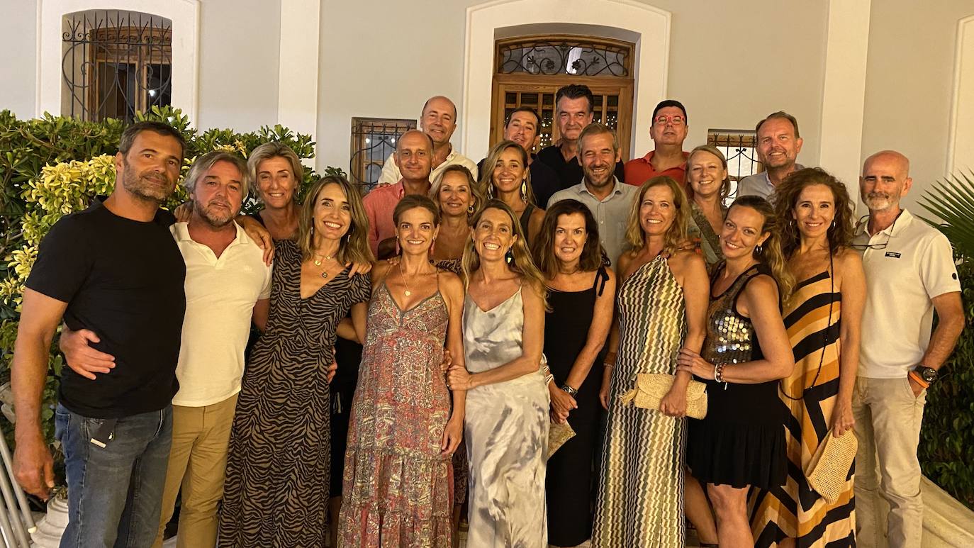 El grupo de amigos de Fernando Aliño y Marta Pons.