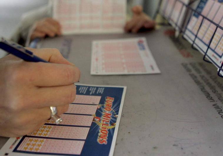 El sorteo de Euromillones de este martes deja un nuevo millonario y dos jugadores premiados con 122.572,46 euros