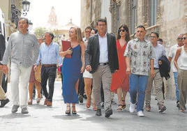 Jorge Rodríguez y Natàlia Enguix, junto con cargos de Ens Uneix.