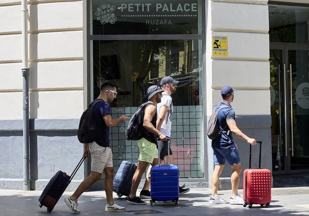 Turistas en la ciudad de Valencia.