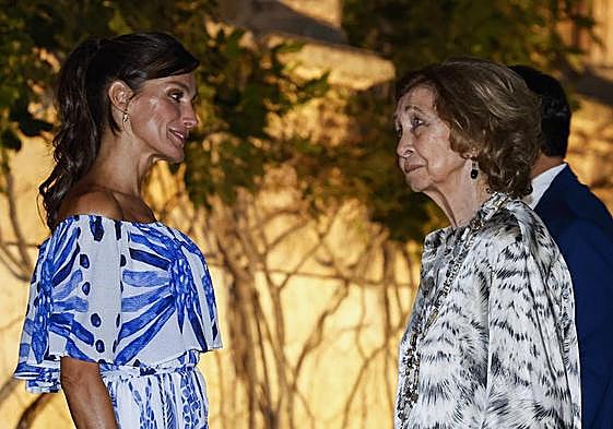 Los Reyes reciben a la sociedad civil balear en el palacio de Marivent