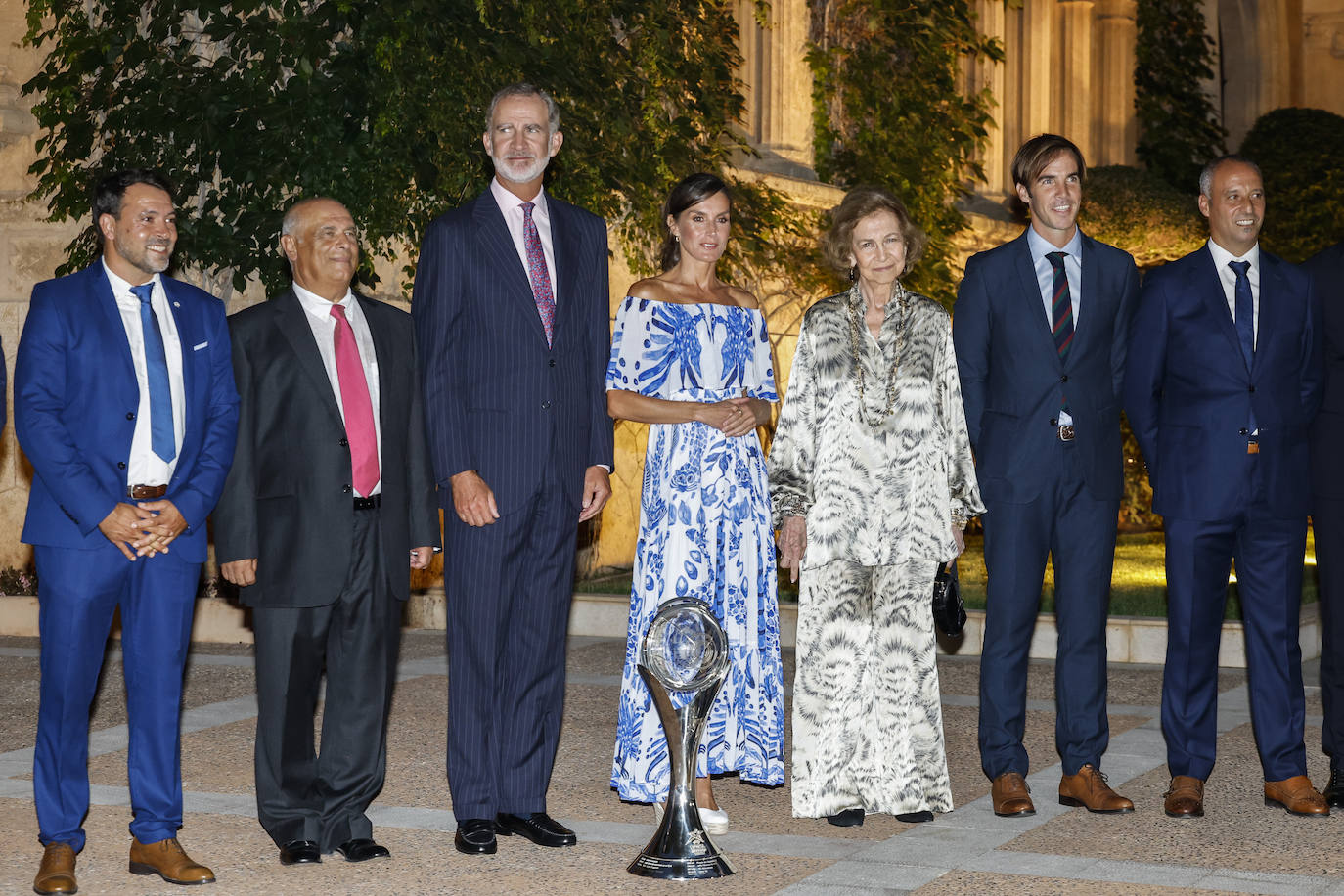 Los Reyes reciben a la sociedad civil balear en el palacio de Marivent