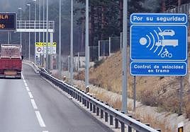 Inicio de un tramo de velocidad controlada por radar.