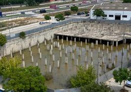 Cimientos repletos de agua en la zona de Tulell.