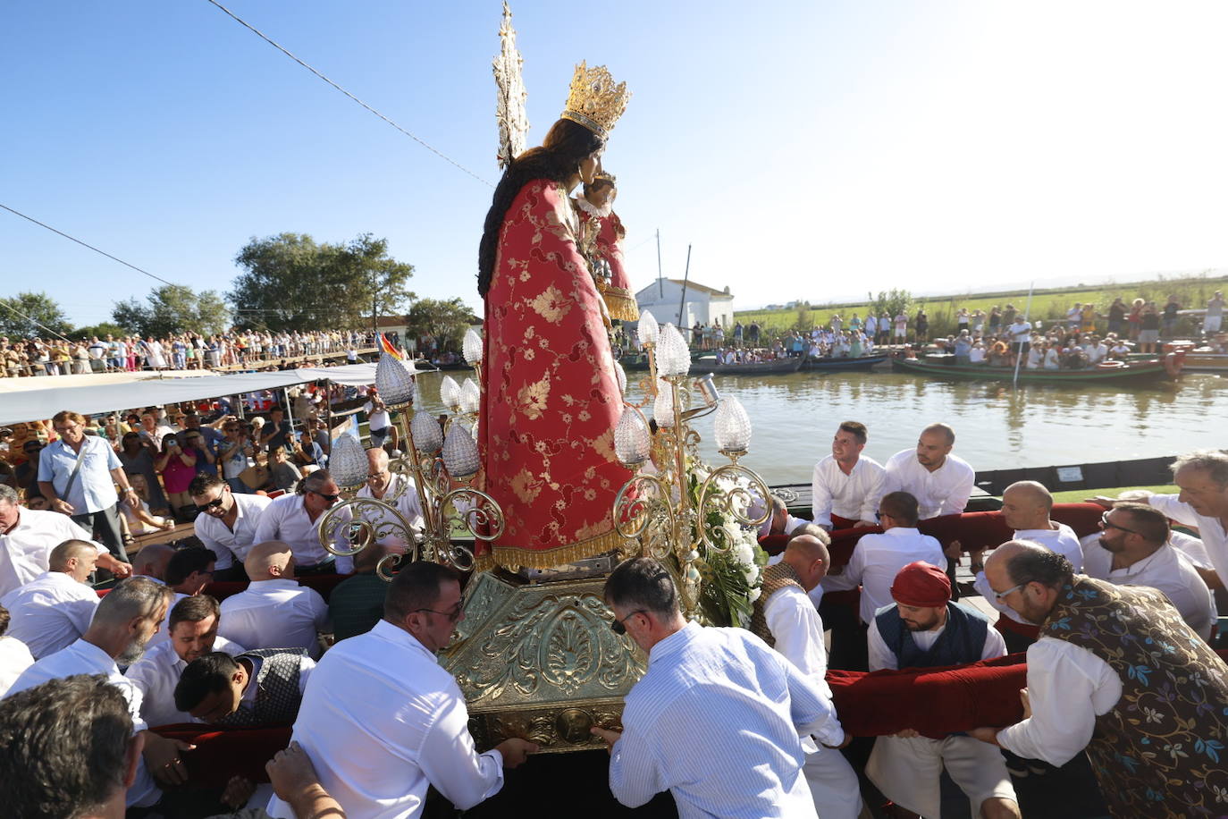 La Mare de Déu brilla en El Palmar