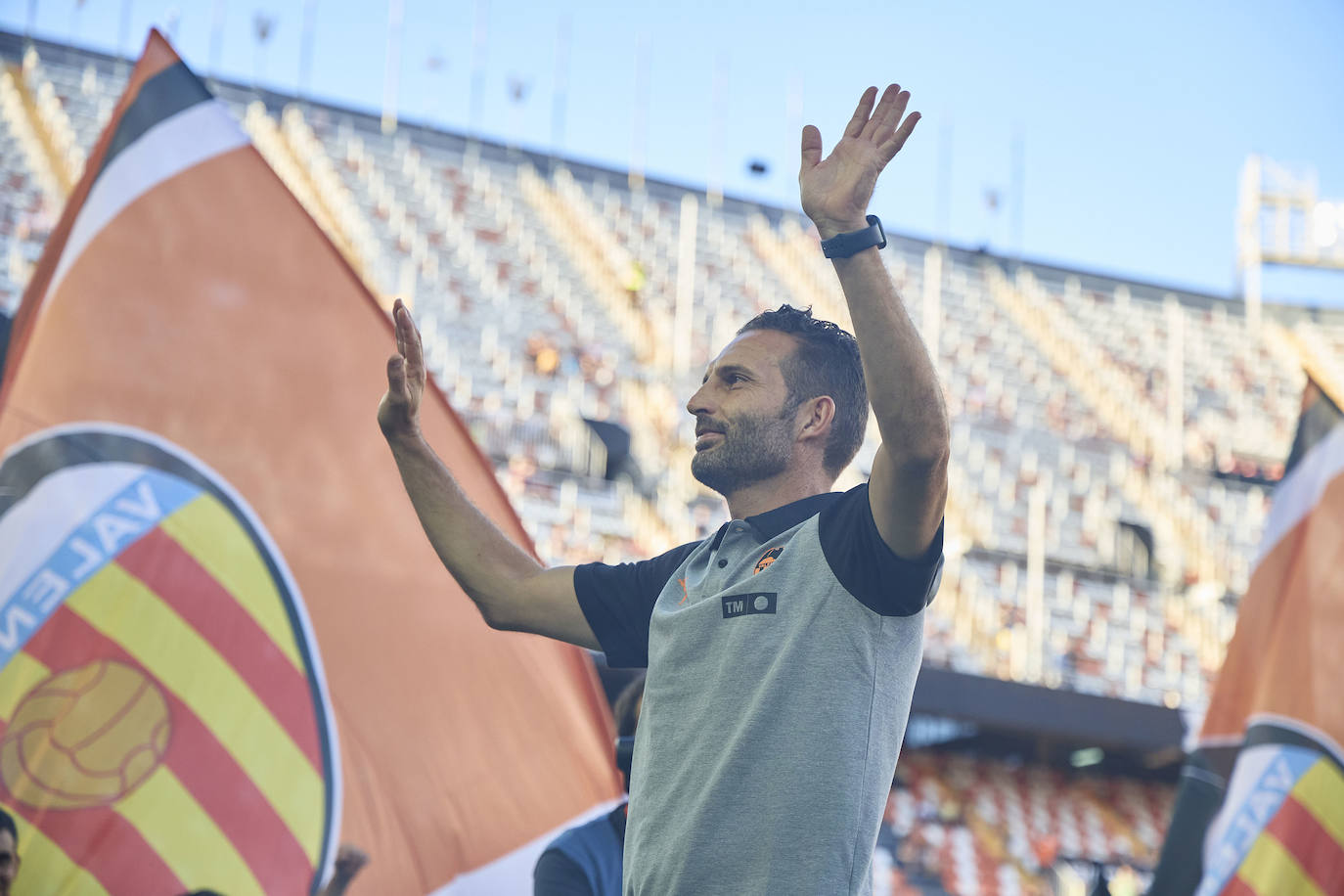 Así ha sido la presentación del Valencia 2023-24 en Mestalla