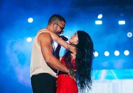 Miguel Ángel Silvestre y Lali Espósito durante su actuación en el Arenal Sound.