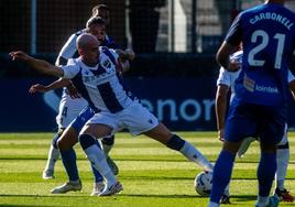 Oriol Rey, durante el partido con el Amorebieta.