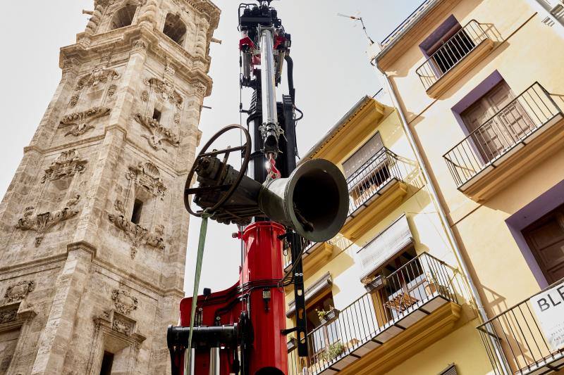 Bajada de las campanas de la iglesia Santa Catalina en Valencia