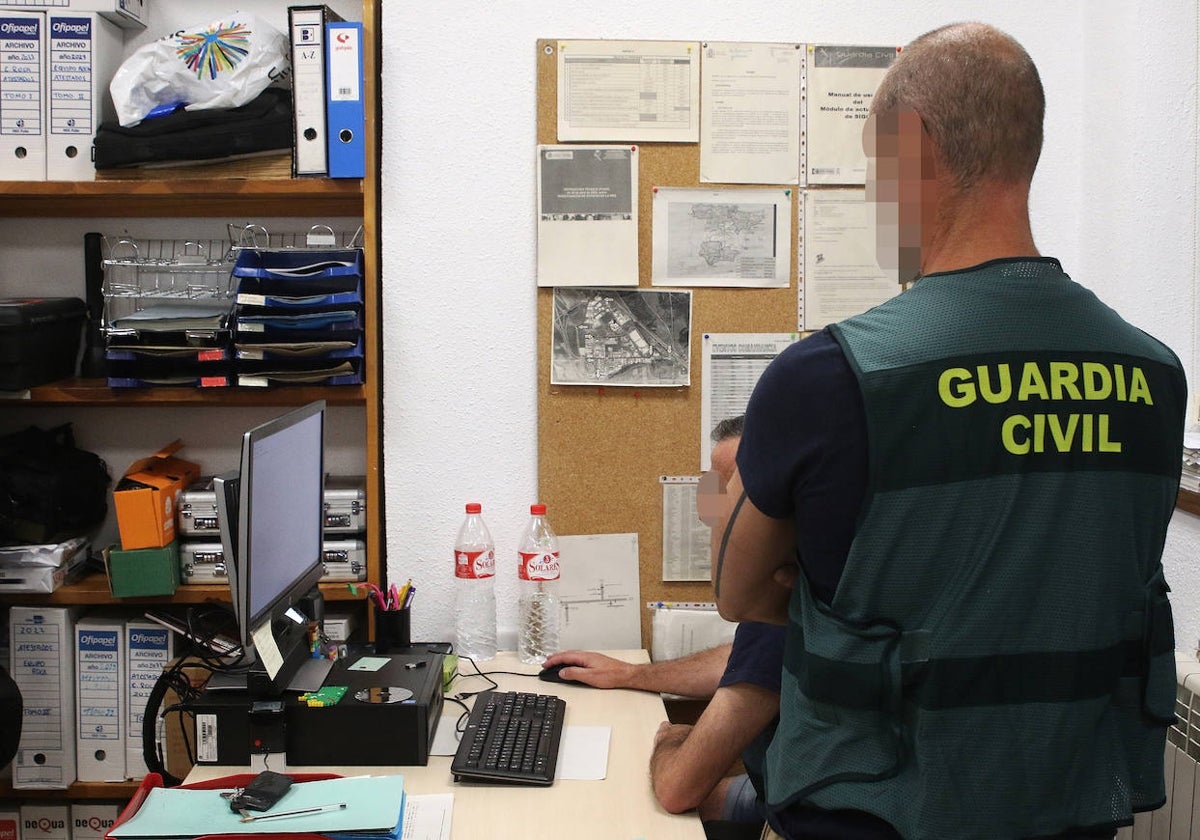 Agentes de la Guardia Civil.