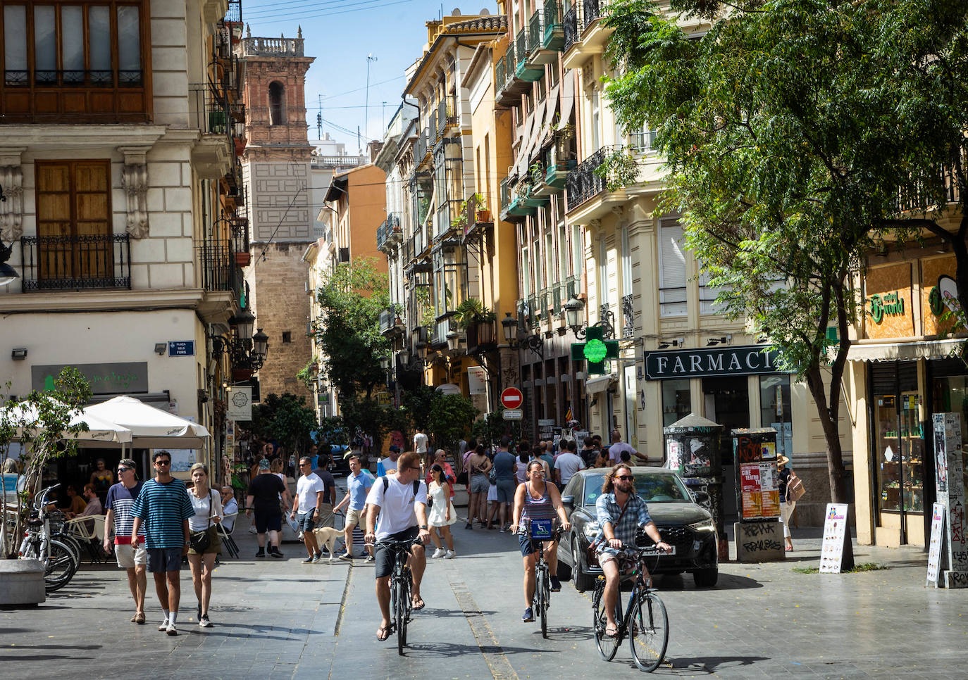 Valencia se llena de turistas en pleno puente de agosto