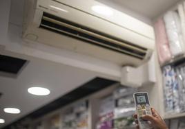 El precio de la luz toca techo este jueves: las horas más baratas para poner el aire acondicionado