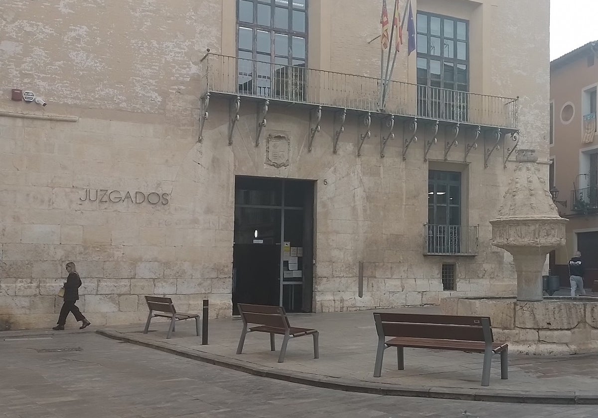 El Palacio de Alarcón, del siglo XVIII, actual sede de los juzgados de Xàtiva.