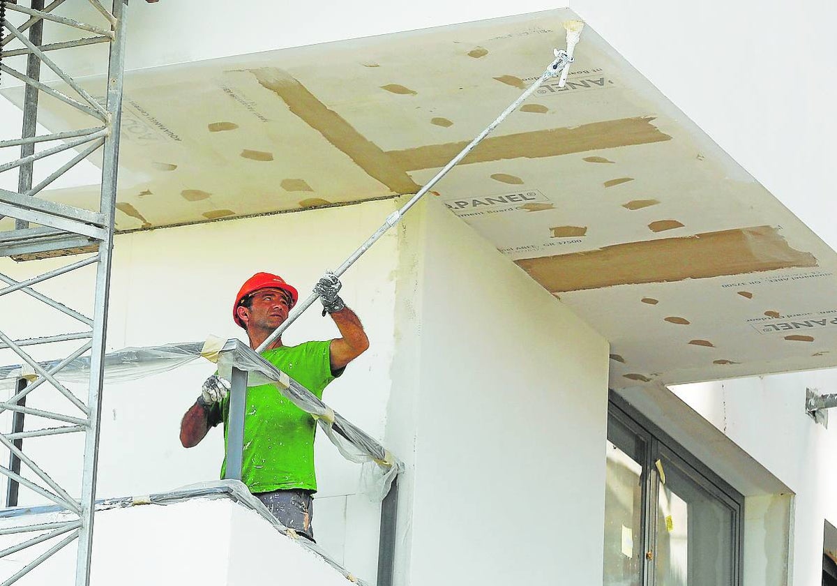 Trabajadores de la construcción en plena jornada.