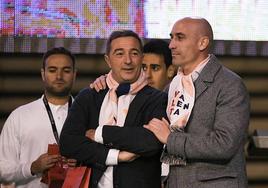 Gomar (izquierda), junto a Rubiales.