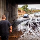 La DANA anega casas y carreteras, corta el corredor y obliga al cierre del puerto de Valencia