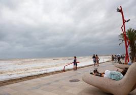 Temporal marítimo en la costa valenciana.