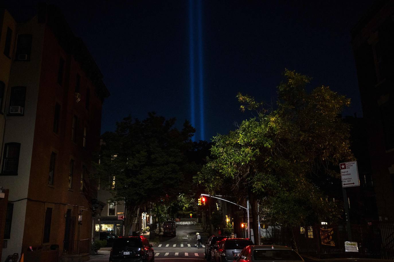 El cielo de Nueva York se ilumina en el 22 aniversario del 11-S