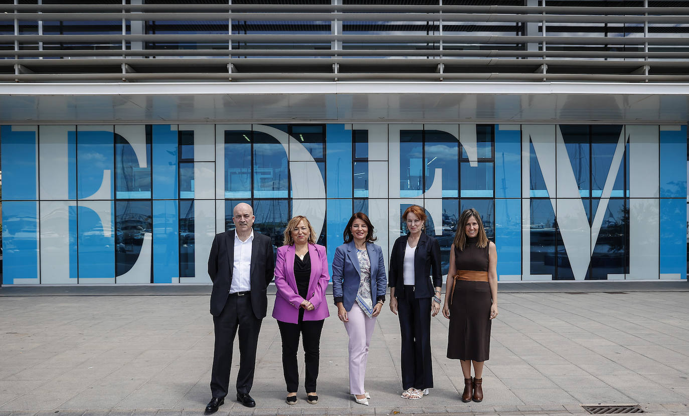 Miembros del jurado del premio de literatura infantil Hortensia Roig.