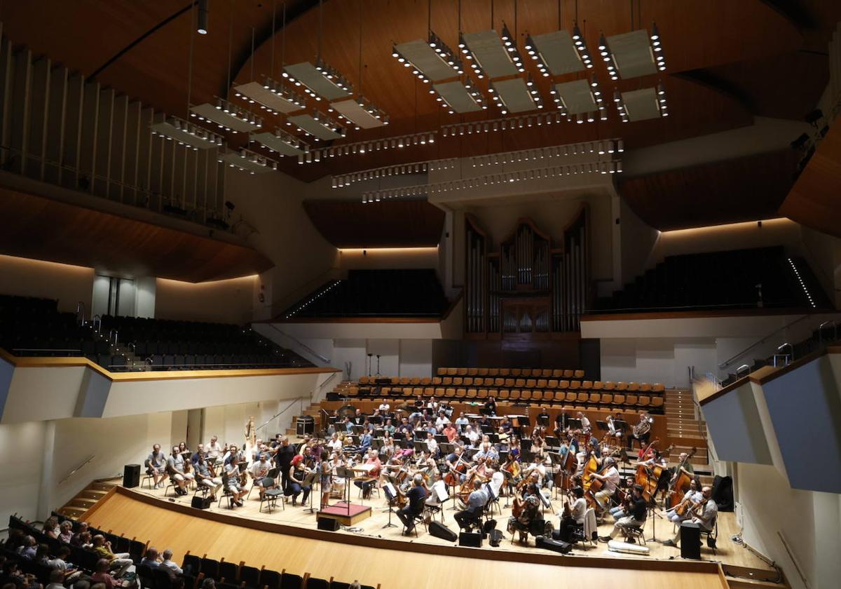 El Palau de la Música vuelve a llenarse cuatro años después