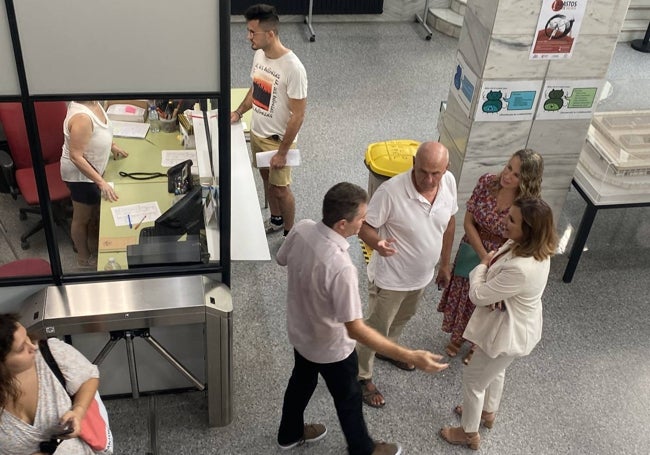 Visita de la alcaldesa de Valencia, María José Catalá, al instituto Abastos.