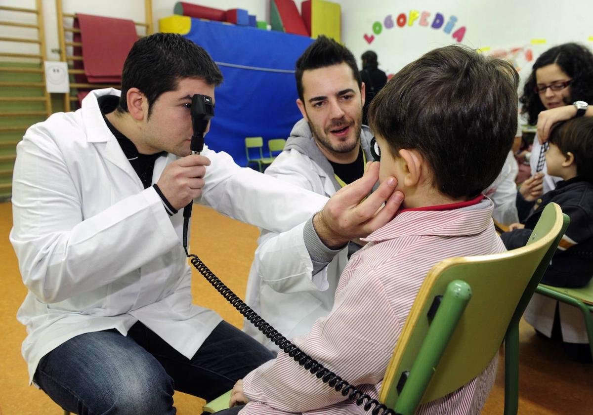 Campaña de revisión ocular a los escolares