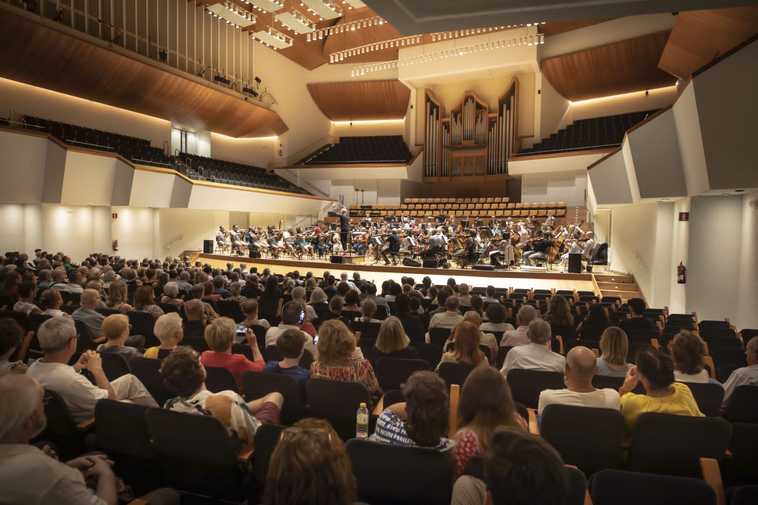 El público regresa al Palau de la Música.