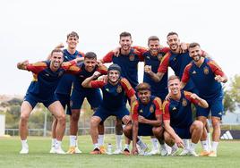 Varios jugadores de 'La Roja' en el entrenamiento de este miércoles.