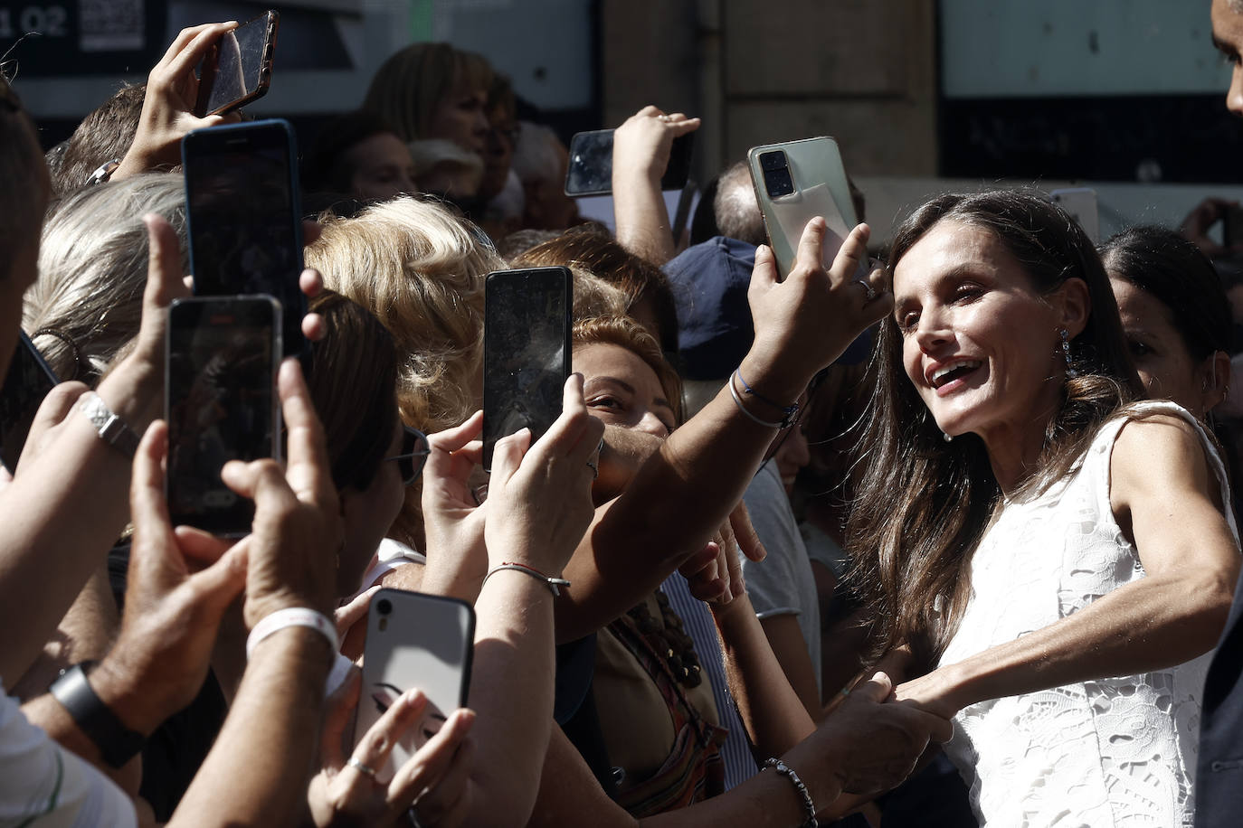 El entrañable gesto de Letizia con Felipe VI en Pamplona