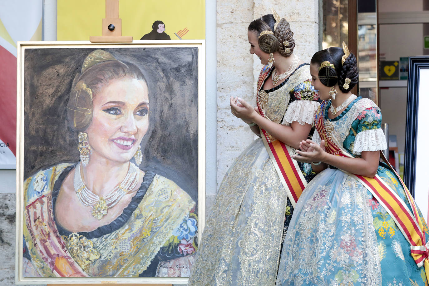 El retrato de Laura Mengó ya luce en el Museo Fallero: así ha sido la presentación