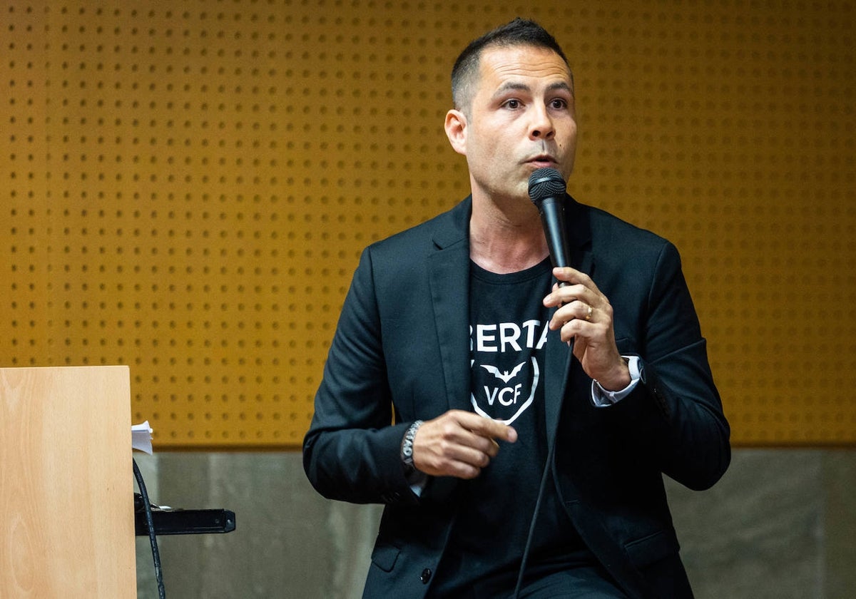 José Pérez, presidente de Libertad VCF, en un acto.