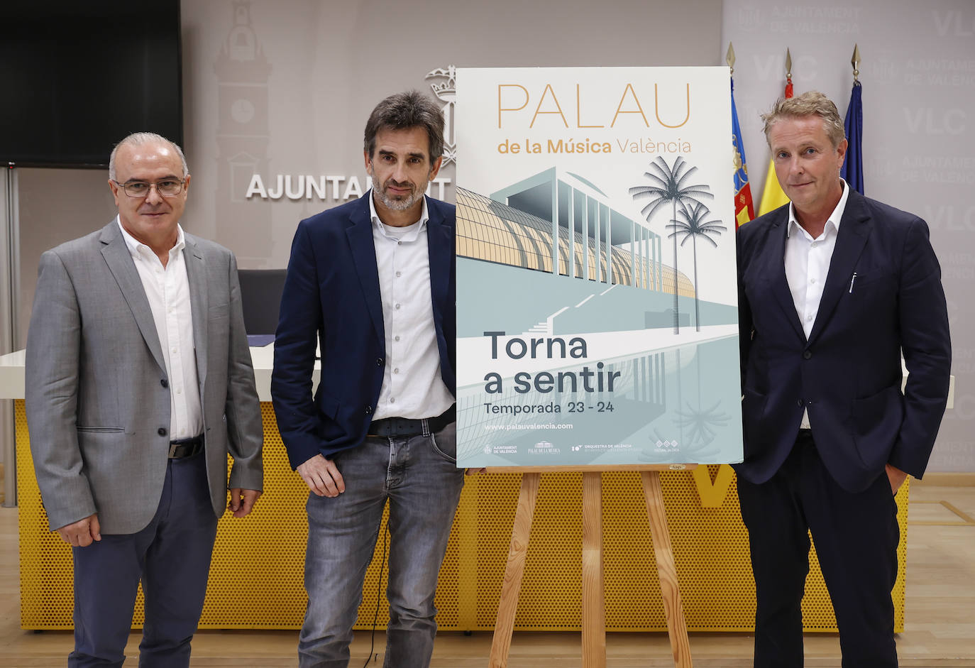 Vicente Llimerá, director del Palau de la Música; el concejal José Luis Moreno, y el director de la Orquesta de Valencia, Alenxander Liebreich.