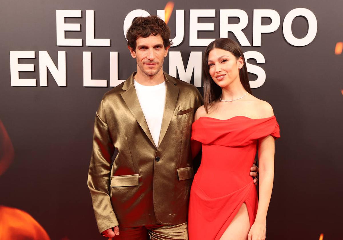 Quim Gutiérrez y Úrsula Corberó en la premier de 'Cuerpo en llamas'.