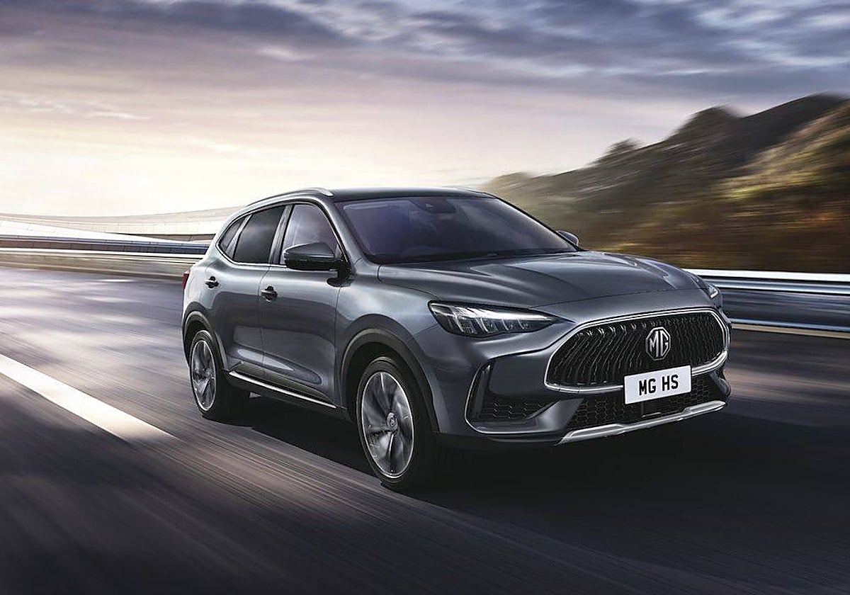 En el exterior podemos apreciar novedades en la parrilla, paragolpes y faros, entre otros detalles.