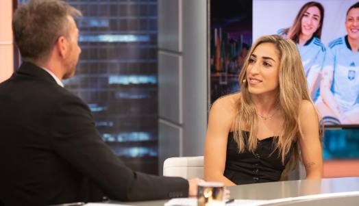 Pablo Motos durante su entrevista a Olga Carmona en 'El Hormiguero'.