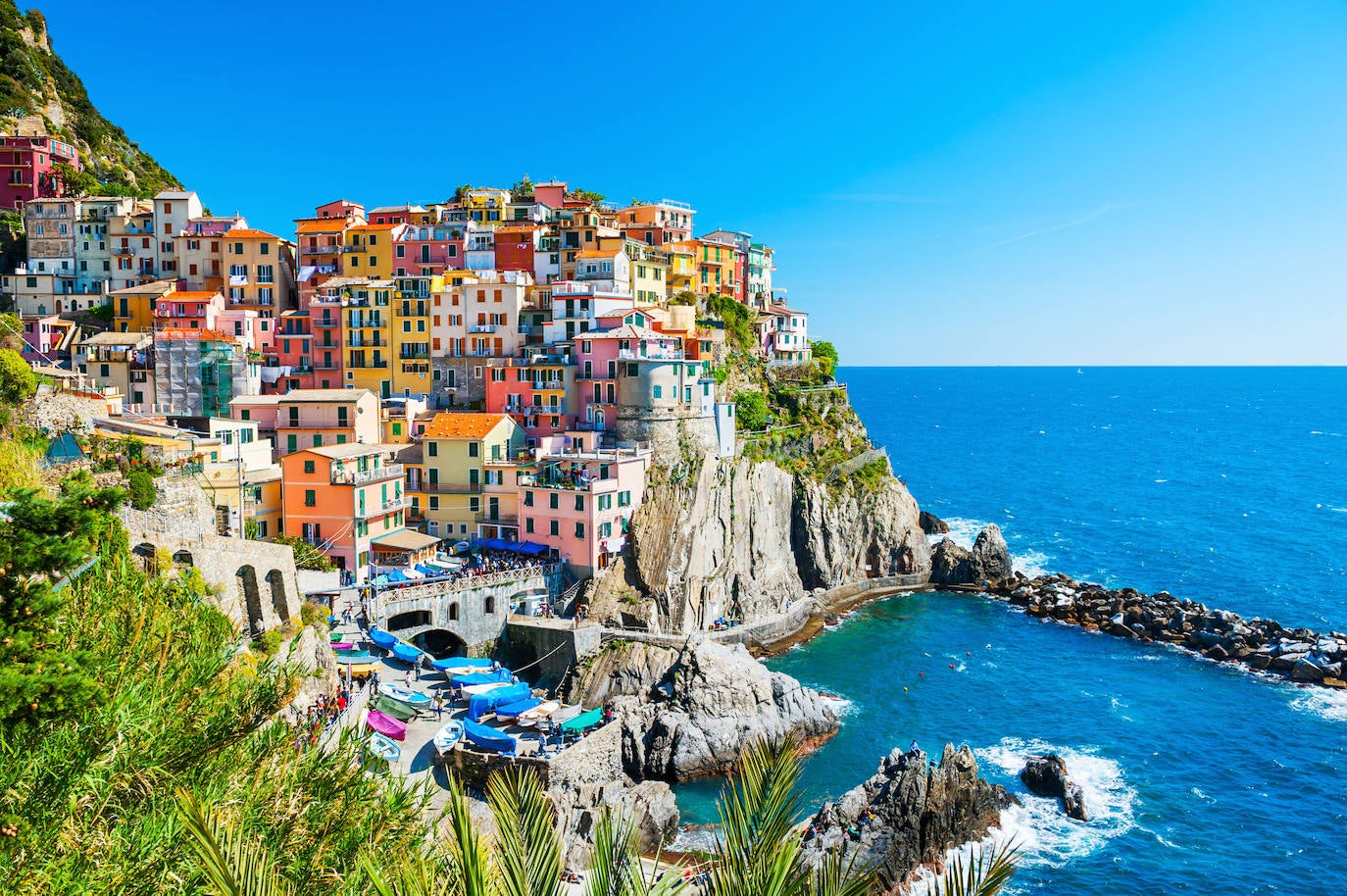 Manarola (Cinque Terre - Liguria - Italia) Encaramado sobre un acantilado de unos 70 metros sobre el nivel del mar.