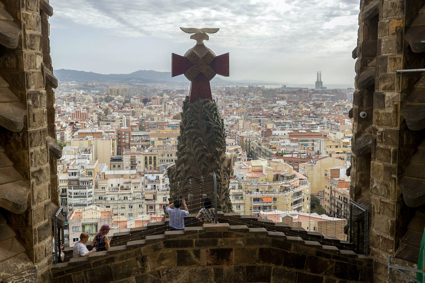 Así está la Sagrada Familia de Barcelona por fuera y por dentro