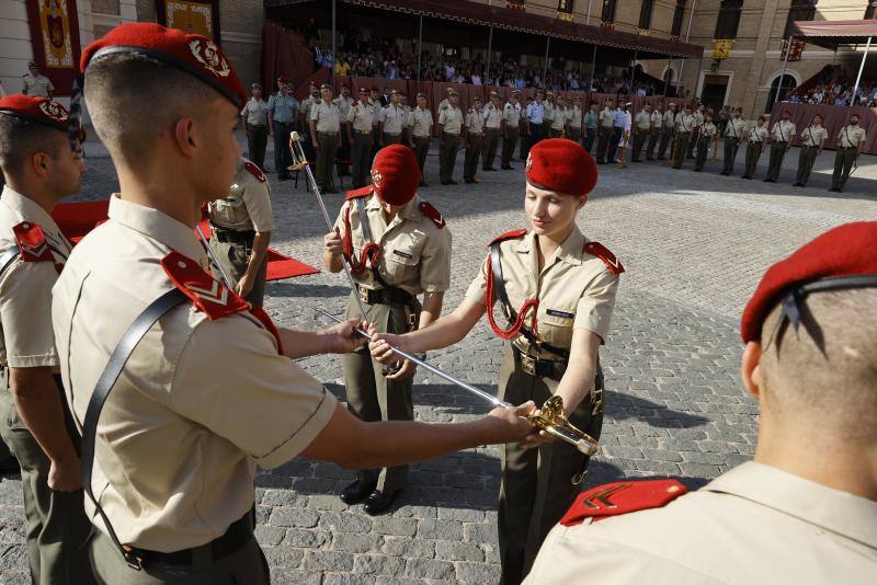 La Princesa Leonor vive un día clave en la Academia Militar con la entrega de sables