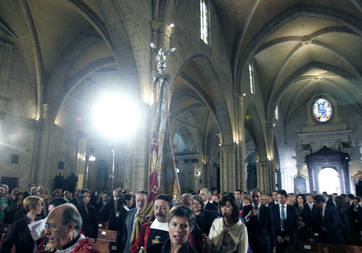 Imagen de archivo de la recepción de la Senyera en el Te Deum que se celebraba en la Catedral de Valencia.