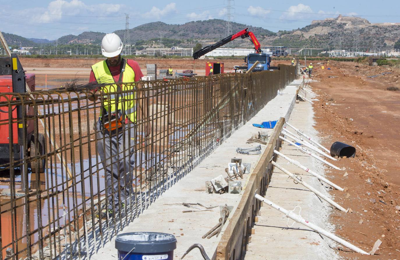 Así avanzan las obras en los terrenos de Volkswagen en Sagunto