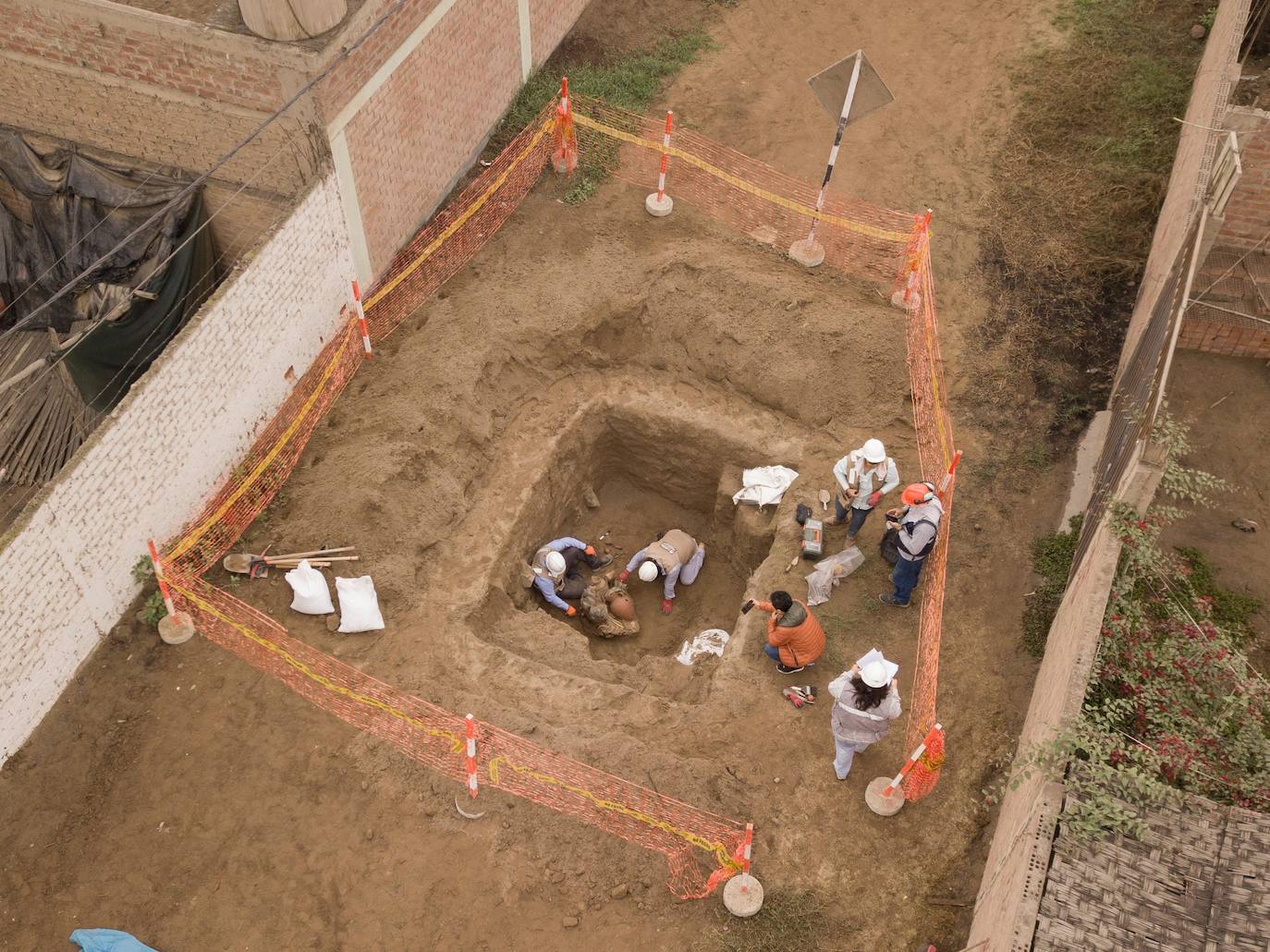 Descubren en Lima un cementerio de bebés y niños prehispánico