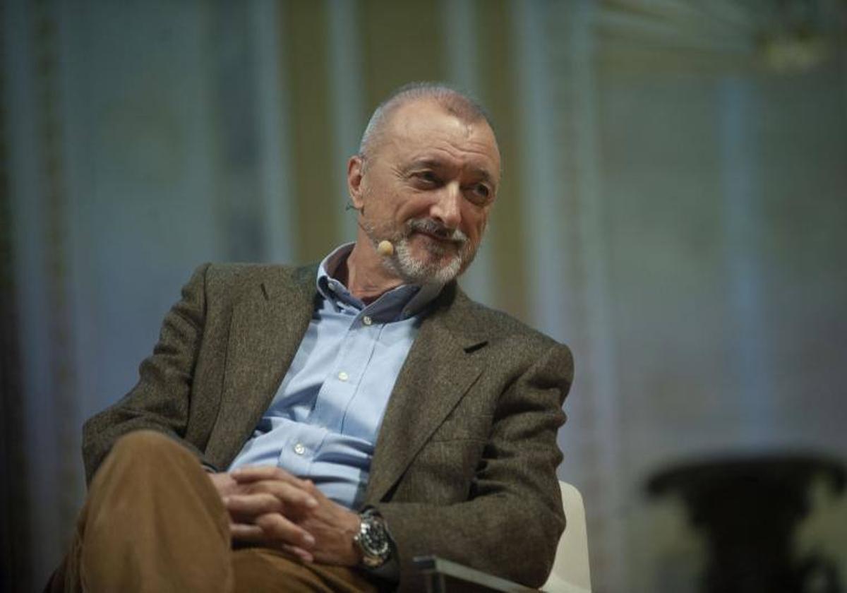 Arturo Pérez-Reverte.