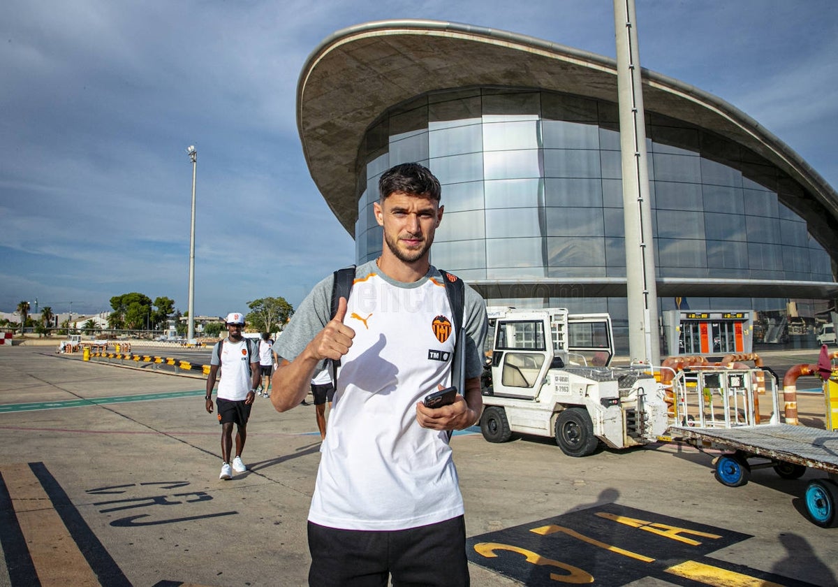 Yaremchuk, en su primer desplazamiento con el Valencia.