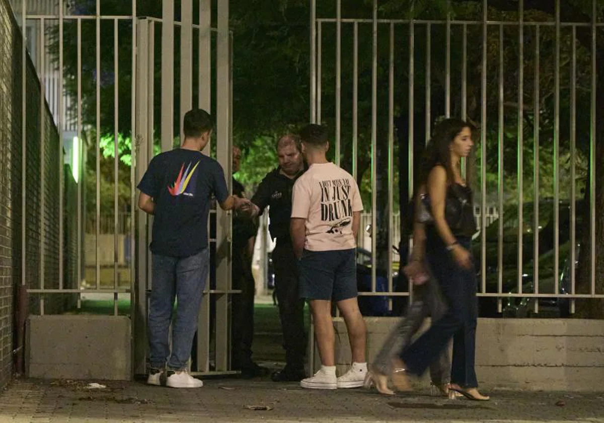 Novatadas en Galileo Galilei | Otra noche de novatadas en los campus de  Valencia | Las Provincias