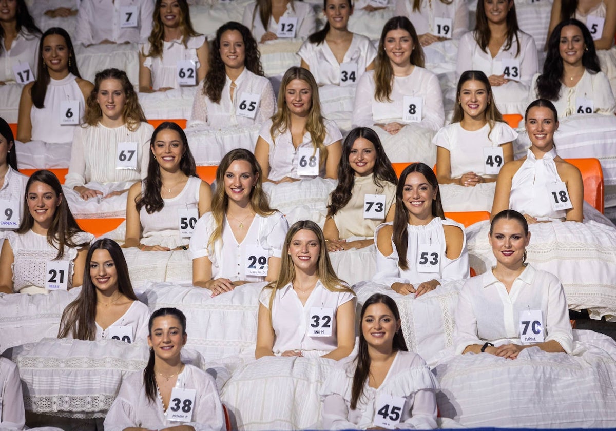 Ensayo general de la gala de la Fonteta, con las candidatas a falleras mayores de Valencia 2024.