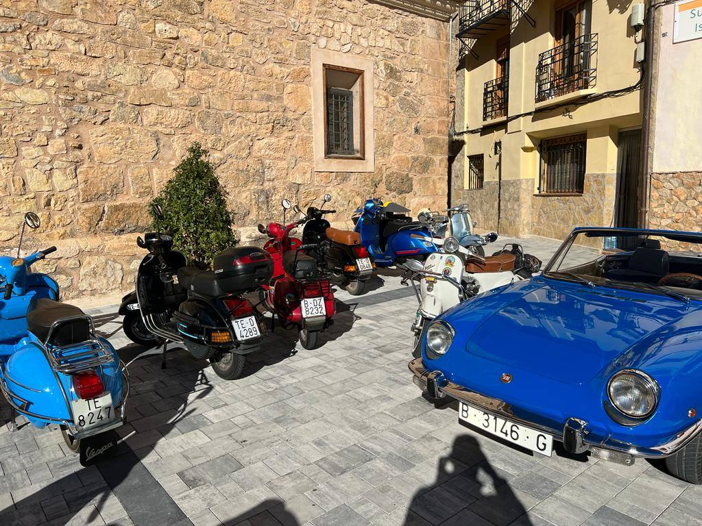 Así fue la primera concentración de vehículos clásicos de Casas Bajas, en el Rincón de Ademuz