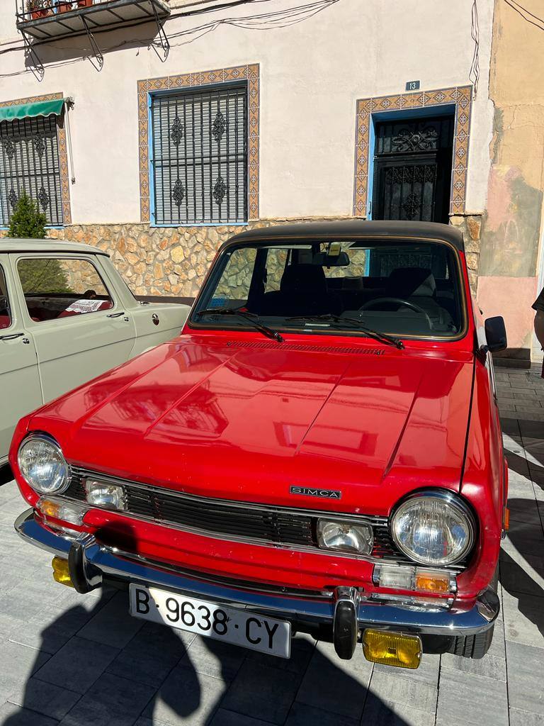 Así fue la primera concentración de vehículos clásicos de Casas Bajas, en el Rincón de Ademuz