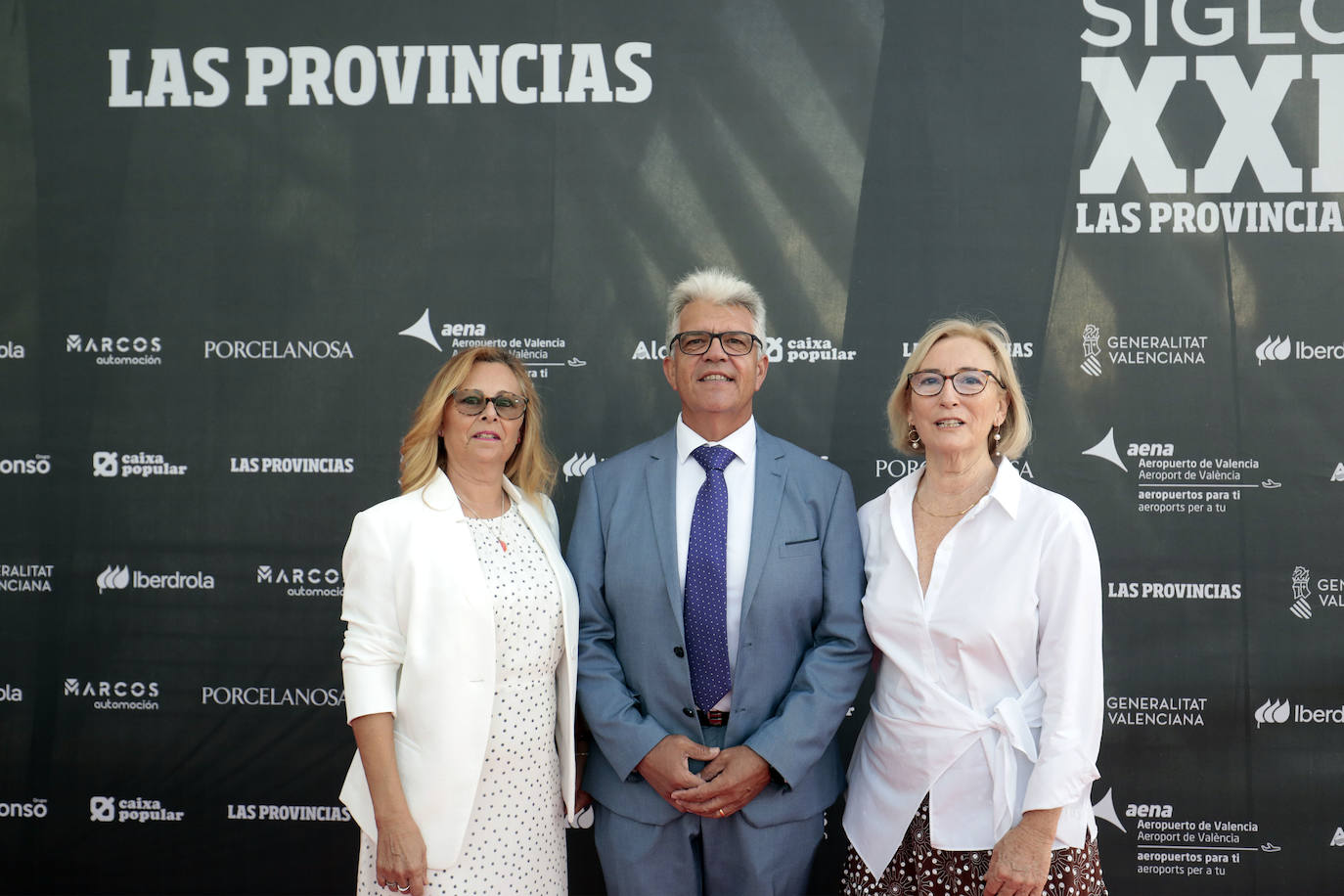 Virtudes Signes, José Juan Reus, alcalde de Llíber, y Raquel Silvestre, comercial de LAS PROVINCIAS en La Marina