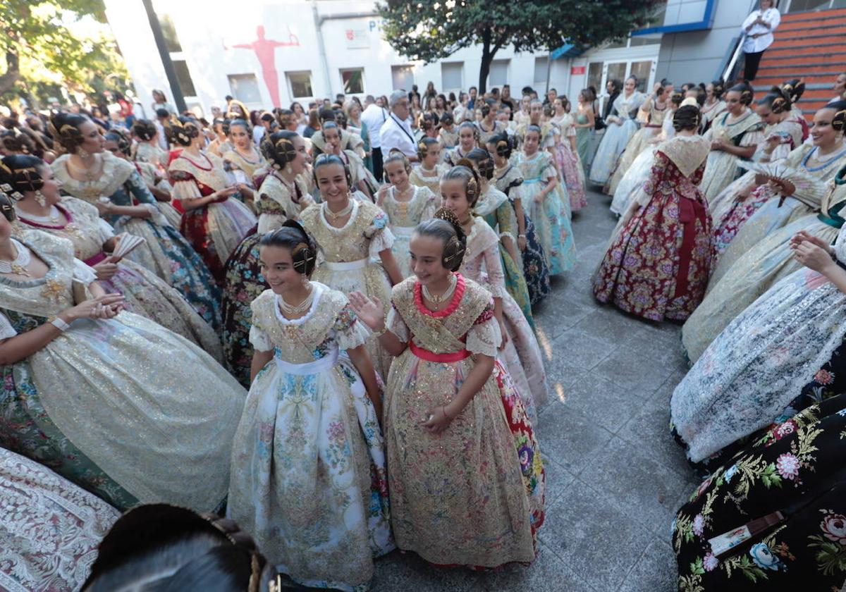 Gala fallera de la Fonteta: elección de las cortes y candidatas a falleras mayores de Valencia 2024